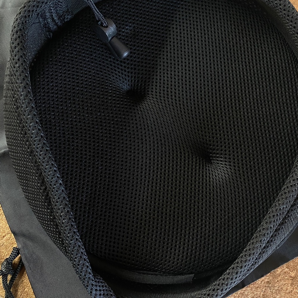 CUSHION AND BAG FOR PORTABLE STOOL
